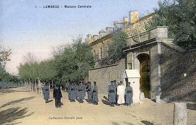 Lambese-CaserneZouaves-MaisonCentrale