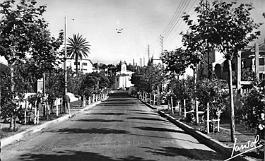 Castiglione-Rue-Place-Eglise