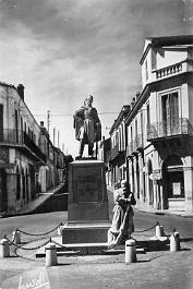 Colea-StatueLamoriciere