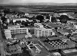 Orleansville-VueAerienne-Ecole-Piscine