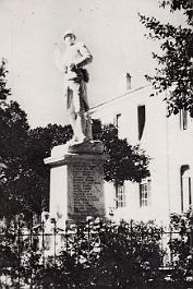 Zeralda-MonumentAuxMorts