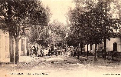 LesIssers-RuePrincipale-01