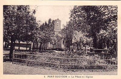 Port-Gueydon-Place-Eglise
