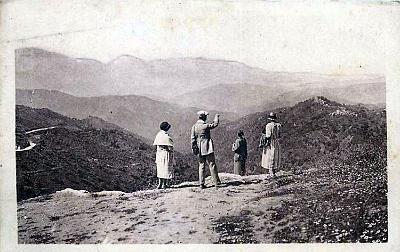 Kabylie-Paysage-Touristes